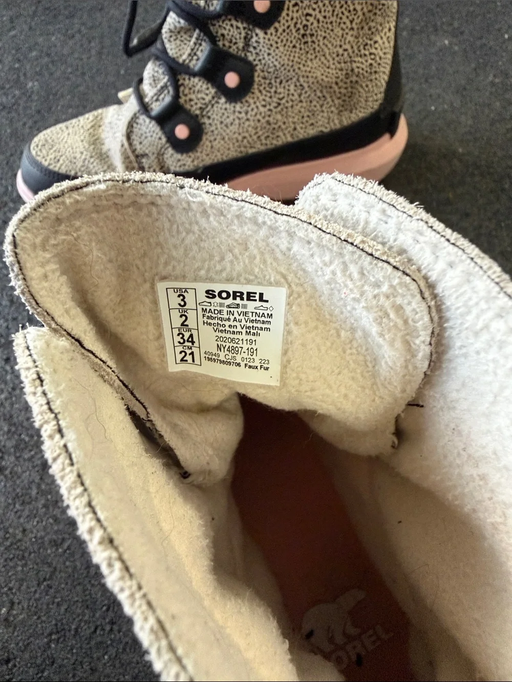Sorel stylish kids